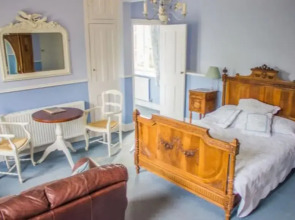 Albert Cottage Hotel