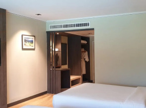 Курортный отель Amora Beach Resort Phuket