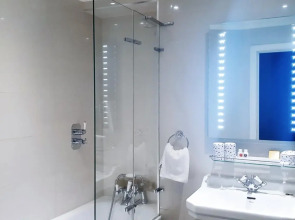 London Elizabeth Hotel