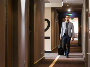 Best Western Plus Lakeside Hotel