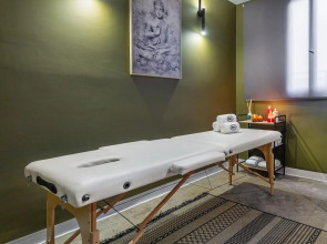 Dave Red Athens Hotel