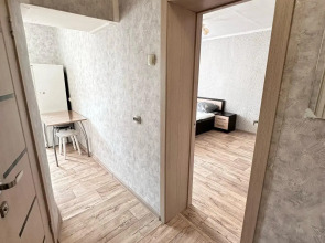 Ideal Apartment (Идеал Апартмент) на улице Первостроителей 1