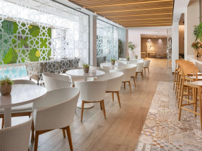 Catalonia Giralda Hotel