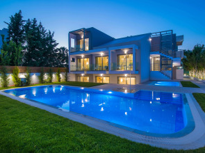 Mary Hotel & Mary Royal Suites