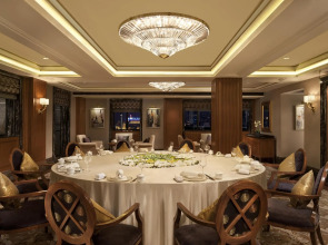 Fairmont Peace Hotel on the Bund