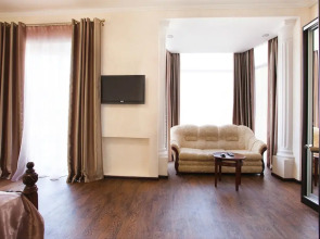 Отель «Зенит»