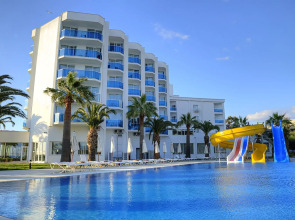 Le Bleu Hotel & Resort