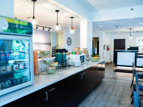 Quality Inn Palm Beach International Airport