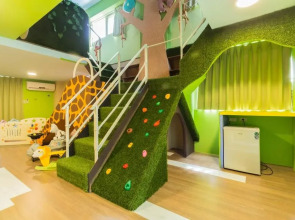 Alice Wonderland B&B