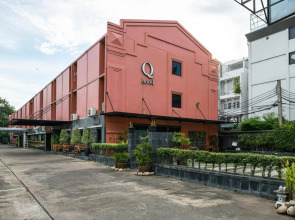 Q Hotel