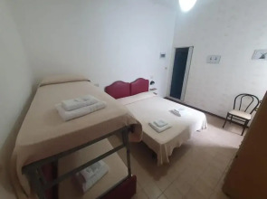 Hotel Young People Under 40