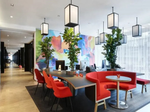 citizenM Schiphol Airport