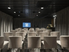 Дизайн-отель 11 Mirrors