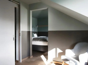 The Swan House by Heimaleiga