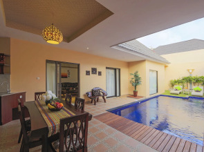 Flamingo Dewata Suite