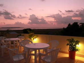 Hanifaru Transit Inn