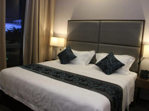 Golden Phoenix Hotel - Manila