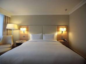 Renaissance London Heathrow Hotel