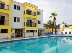 Sea Cleo Napa Hotel & Annex