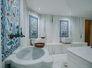 Ener Old Castle Resort Hotel