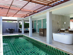 Twin Lotus Resort and Spa - Adults Only