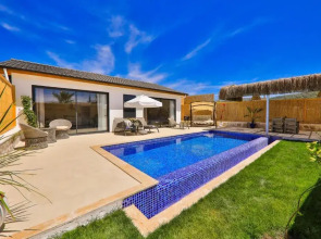 Golden Lighthouse Hotel