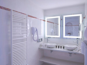 Отель West End Nice