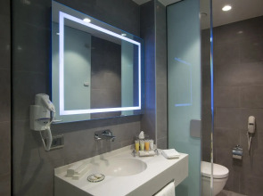 Tav Airport Hotel Izmir