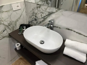 RossoVino Milano Boutique