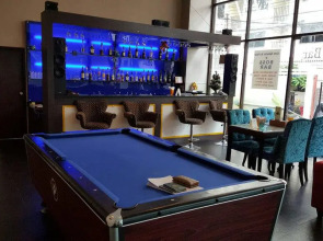 Boss Suites Nana Hotel