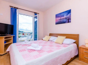 Apartments & Room Lino