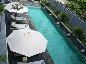 Lovinalife Room & Cafe