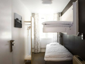 Slottsskogens Hostel