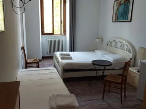 Vatican Rooms Guest House