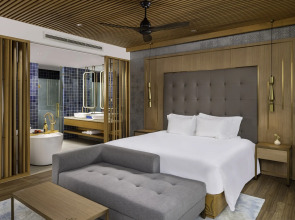 Wyndham Hoi An Royal Beachfront Resort & Villas