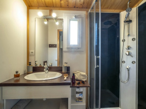 Terres de France - Hameaux des Marines