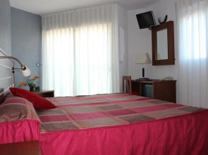 Hotel La Familia Gallo Rojo