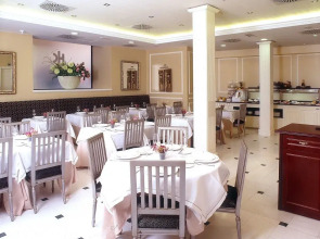 Catalonia Las Cortes Hotel