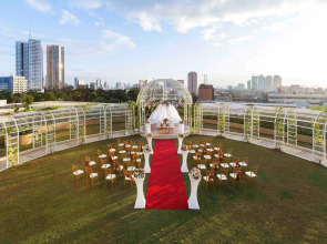 Novotel Manila Araneta City Hotel