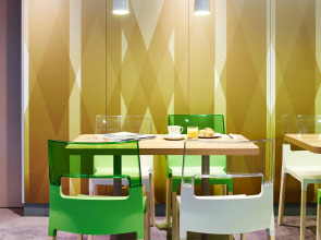 Median Paris Porte de Versailles