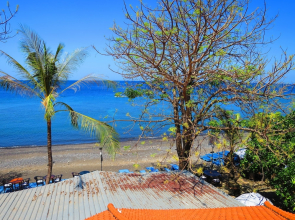 Amed Cafe & Hotel Kebun Wayan