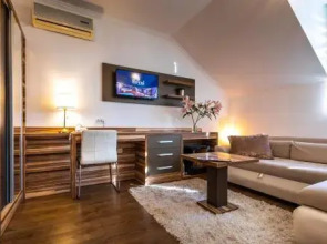 Garni Hotel Royal Crown