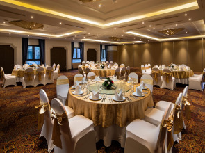 Ninh Binh Hidden Charm Hotel & Resort