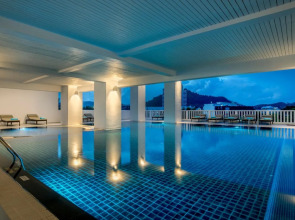 Novotel Phuket City Phokeethra Hotel