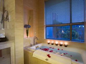 Huachen International Hotel