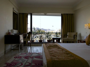 The Wall Street Beacon, Jaipur