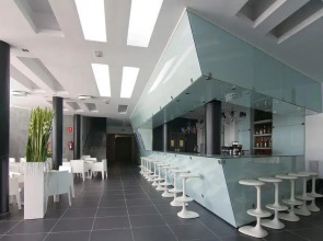 Apolo Suites Rentalmar