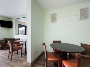 Econo Lodge Inn & Suites Williams - Grand Canyon Area