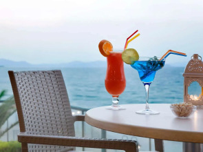 Отель Ramada by Wyndham, Athens Club Attica Riviera