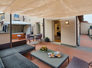 Trevi Palace Luxury Inn